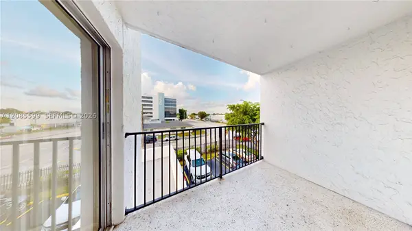 444 SW 27th Ave #32, Miami, FL 33135