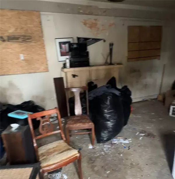 633 E 73rd ST, Los Angeles, CA 90001