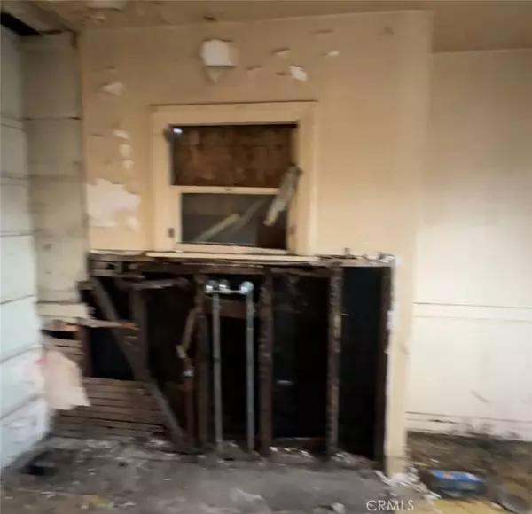 633 E 73rd ST, Los Angeles, CA 90001