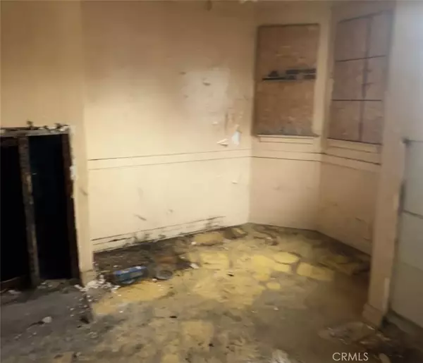 633 E 73rd ST, Los Angeles, CA 90001