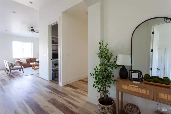 428 Autumn Blaze Street, New Plymouth, ID 83655