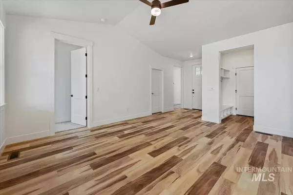 730 Desert Rose Avenue, Wilder, ID 83676