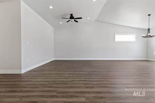 1122 Velvet Loop, Wilder, ID 83655