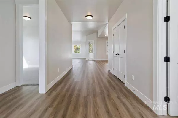 1122 Velvet Loop, Wilder, ID 83655