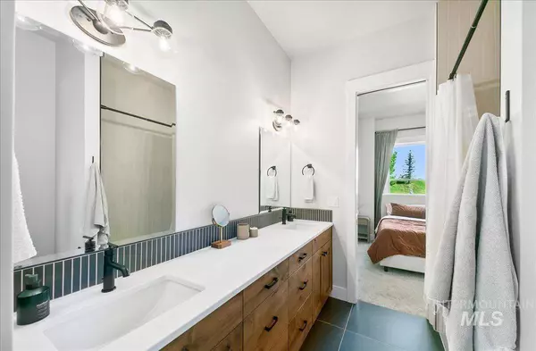 6875 W Piaffe St, Eagle, ID 83616