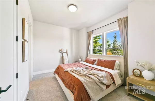 6875 W Piaffe St, Eagle, ID 83616