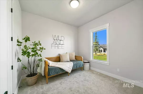 6875 W Piaffe St, Eagle, ID 83616