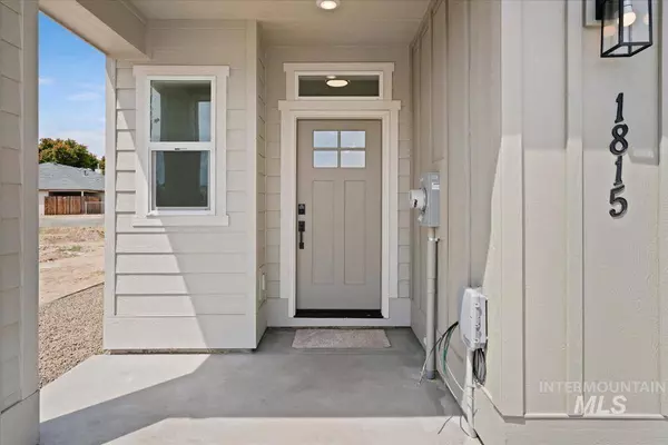 415 N 18th Way, Payette, ID 83661