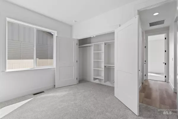 405 S Diesel Way, Boise, ID 83716