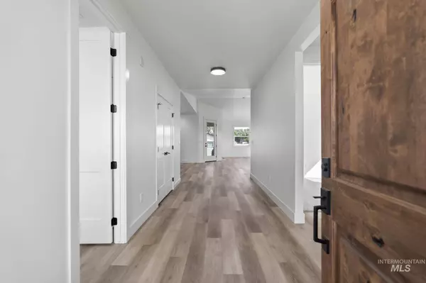 405 S Diesel Way, Boise, ID 83716