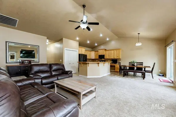 2512 N Tweedbrook Avenue, Meridian, ID 83646