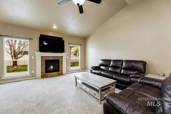 2512 N Tweedbrook Avenue, Meridian, ID 83646