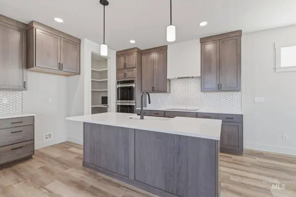 410 Mayfield Springs Blvd, Boise, ID 83716