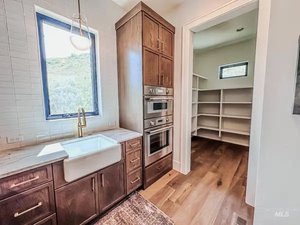 11071 N Elk Ridge Way, Boise, ID 83714