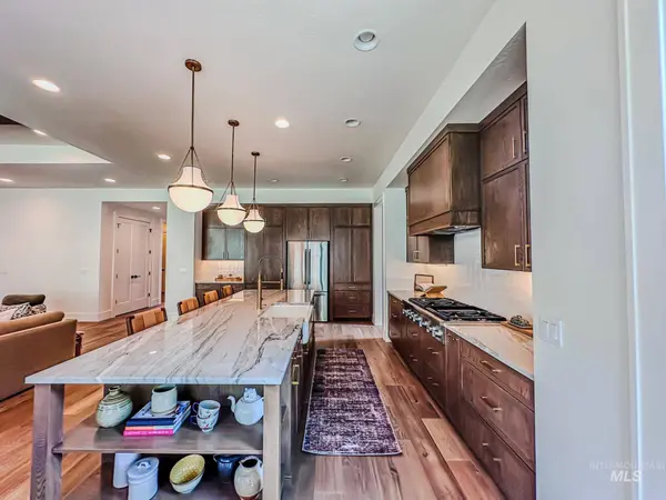 11071 N Elk Ridge Way, Boise, ID 83714