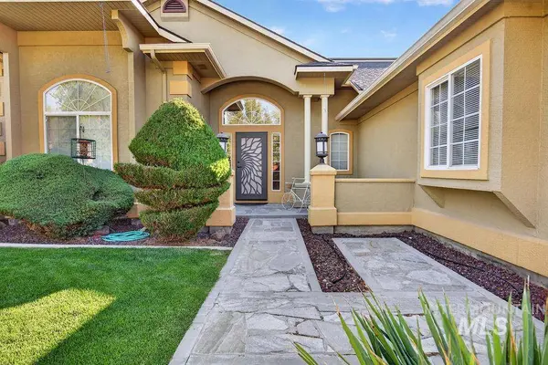 2126 S Weimaraner Way, Meridian, ID 83642-4610