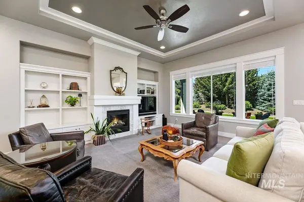 5853 S Palatino Way, Meridian, ID 83642