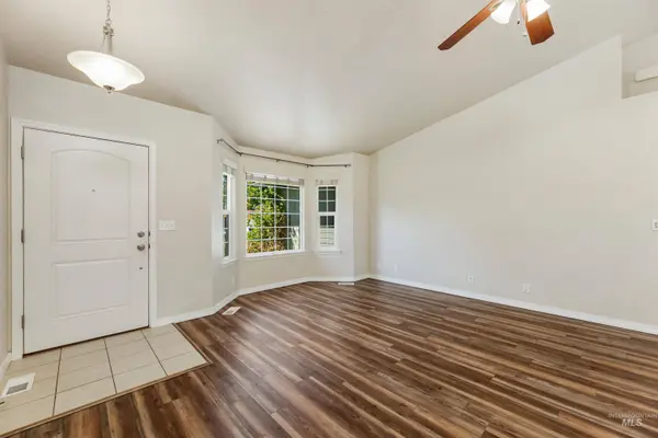 1042 N Stonehenge Way, Meridian, ID 83642
