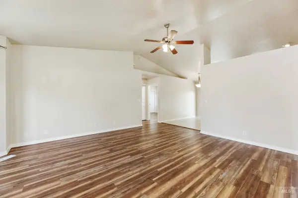 1042 N Stonehenge Way, Meridian, ID 83642
