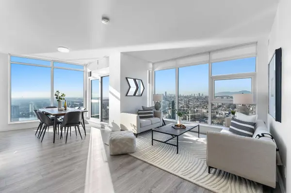 680 Quayside DR #3903, New Westminster, BC V3M 0P2