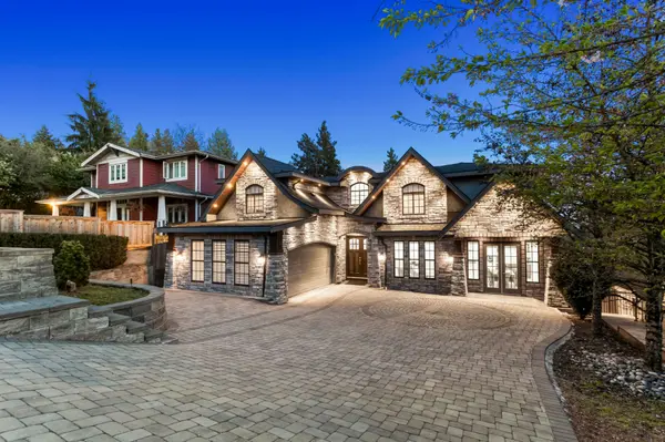 8656 Gilley Ave  Burnaby, BC V5J 4Y5