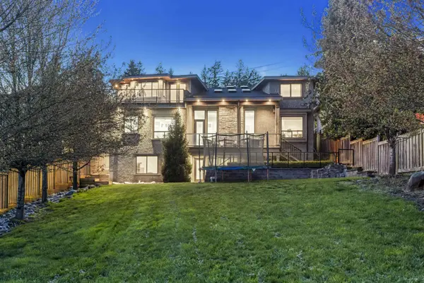 8656 Gilley AVE, Burnaby, BC V5J 4Y5