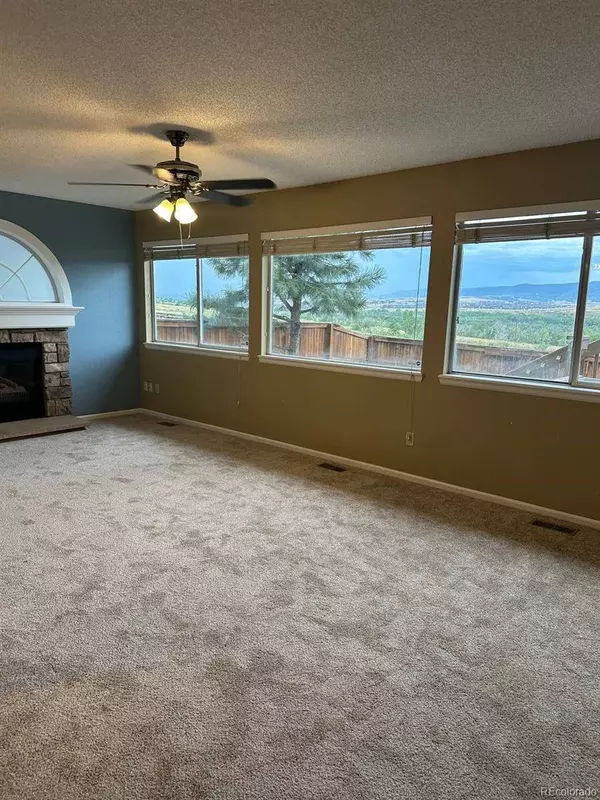 3724 Seramonte DR, Highlands Ranch, CO 80129