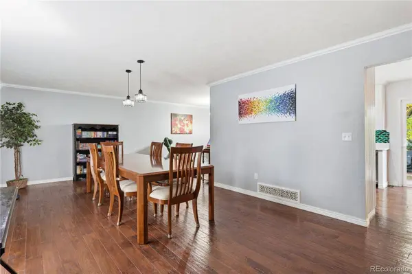 6851 S Forest ST, Centennial, CO 80122
