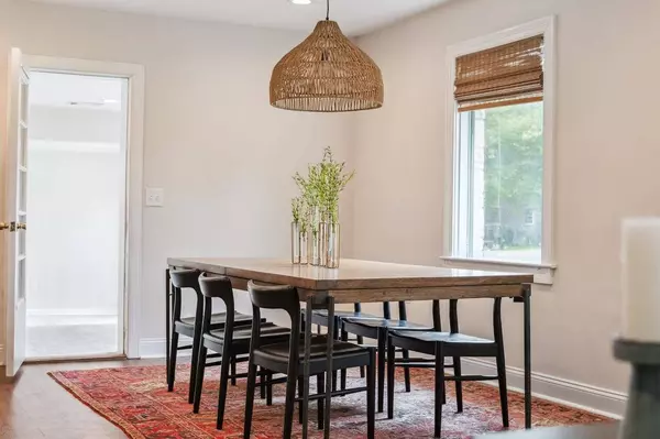 22 Charlestowne Rd, Charleston, SC 29407