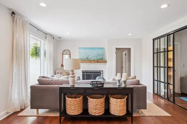 22 Charlestowne Rd, Charleston, SC 29407