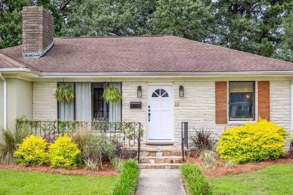 22 Charlestowne Rd, Charleston, SC 29407