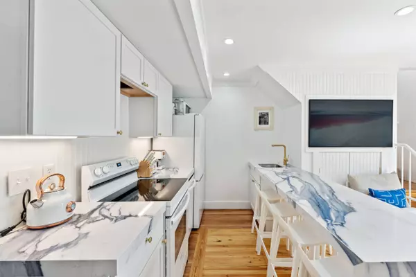 67 Spring St #A, Charleston, SC 29403