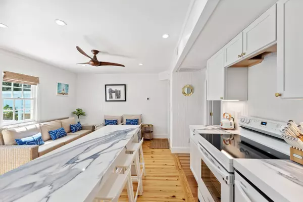 67 Spring St #A, Charleston, SC 29403