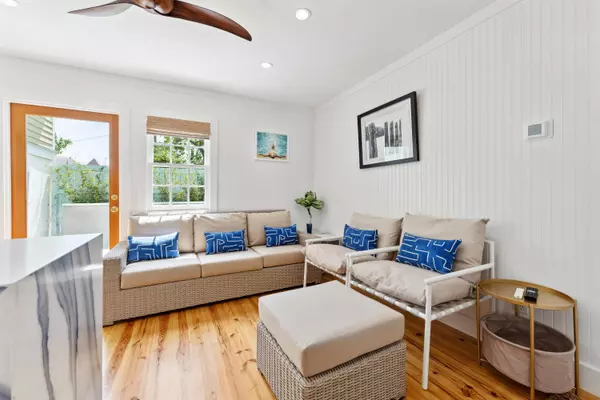 67 Spring St #A, Charleston, SC 29403