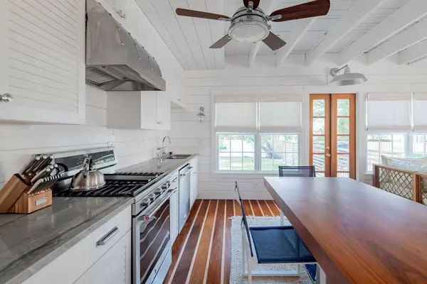 176-178 Broad St, Charleston, SC 29401