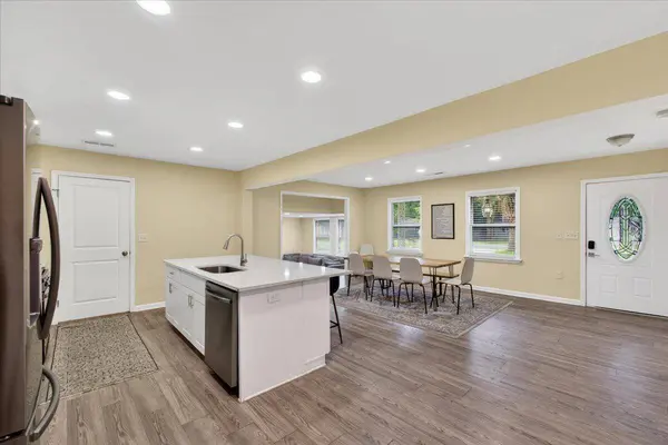 5917 Hagood Ave, Hanahan, SC 29410