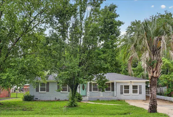5917 Hagood Ave, Hanahan, SC 29410