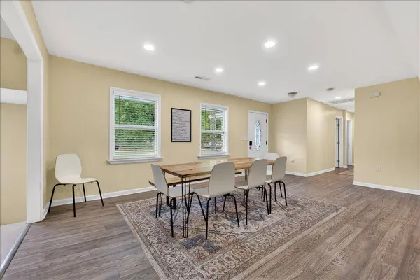 5917 Hagood Ave, Hanahan, SC 29410