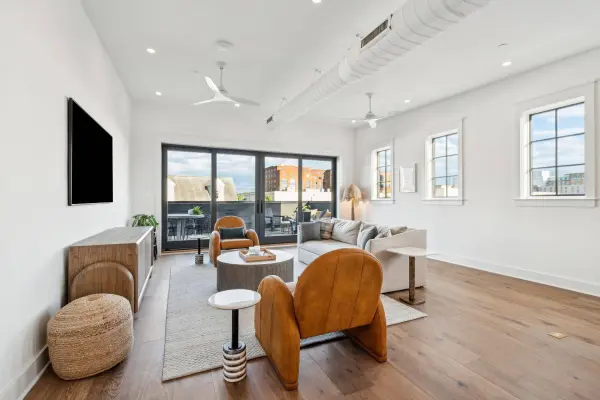 651 King St, Charleston, SC 29403