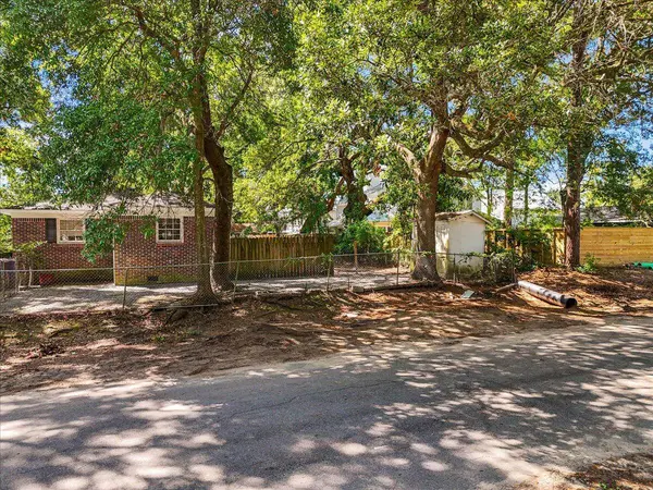 1436 Heather Dr, Mount Pleasant, SC 29464