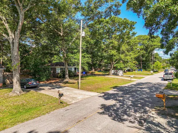1436 Heather Dr, Mount Pleasant, SC 29464