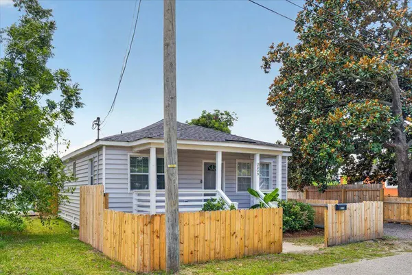 2029 Saint Francis St, North Charleston, SC 29405