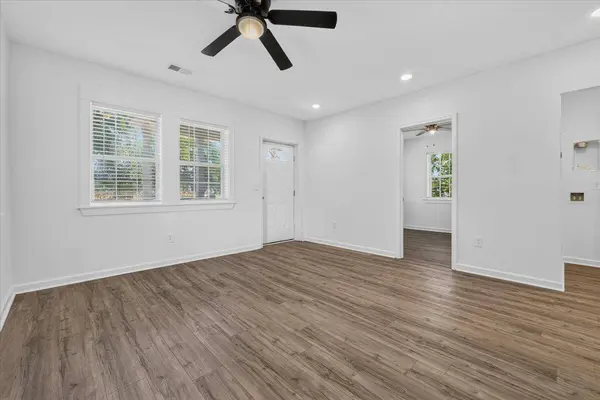 2029 Saint Francis St, North Charleston, SC 29405