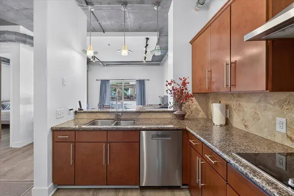 150 Bee St #306, Charleston, SC 29401