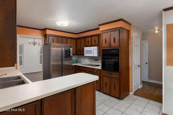 4 Pinewood CIR, Wilmington, NC 28409