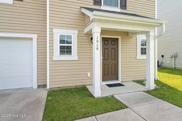 1916 Simonton DR, Wilmington, NC 28405