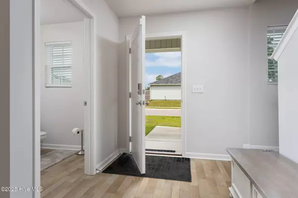 1916 Simonton DR, Wilmington, NC 28405