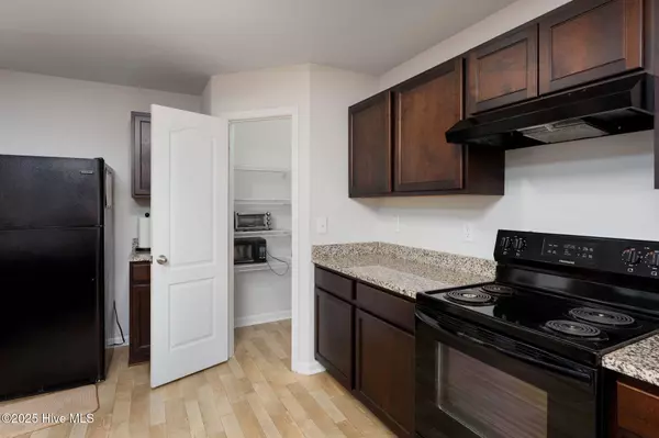 1916 Simonton DR, Wilmington, NC 28405