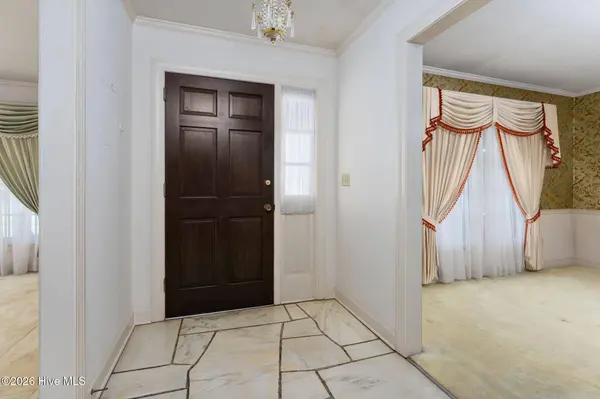 913 Robert E Lee DR, Wilmington, NC 28412