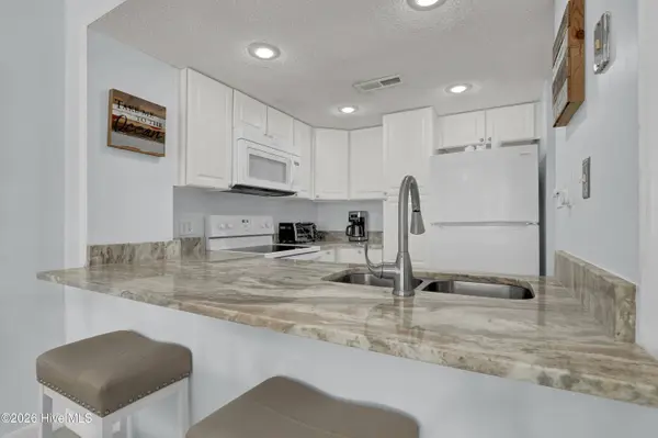 2000 New River Inlet RD #3302, North Topsail Beach, NC 28460